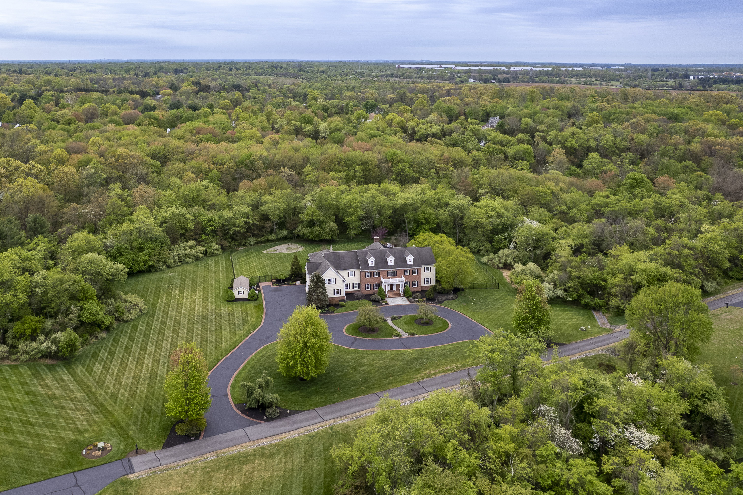  Luxury Estate Near Princeton with Resort-Style Pool, Covered Pavilion & 9+ Acres - 物件實景
