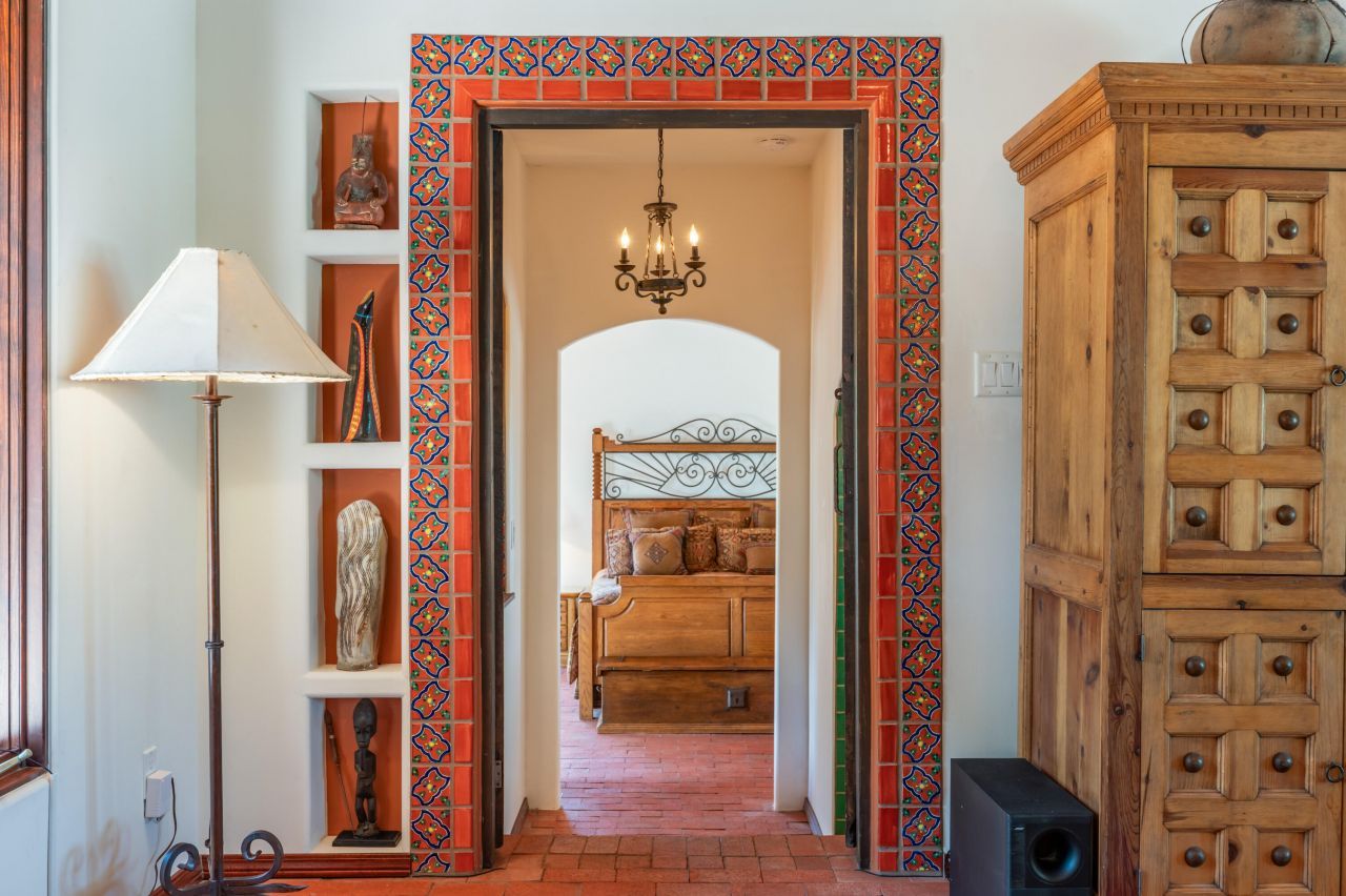Tijeras, New Mexico, 87059, United States, 4 Bedrooms Bedrooms, ,2 BathroomsBathrooms,Residential,For Sale,1940446