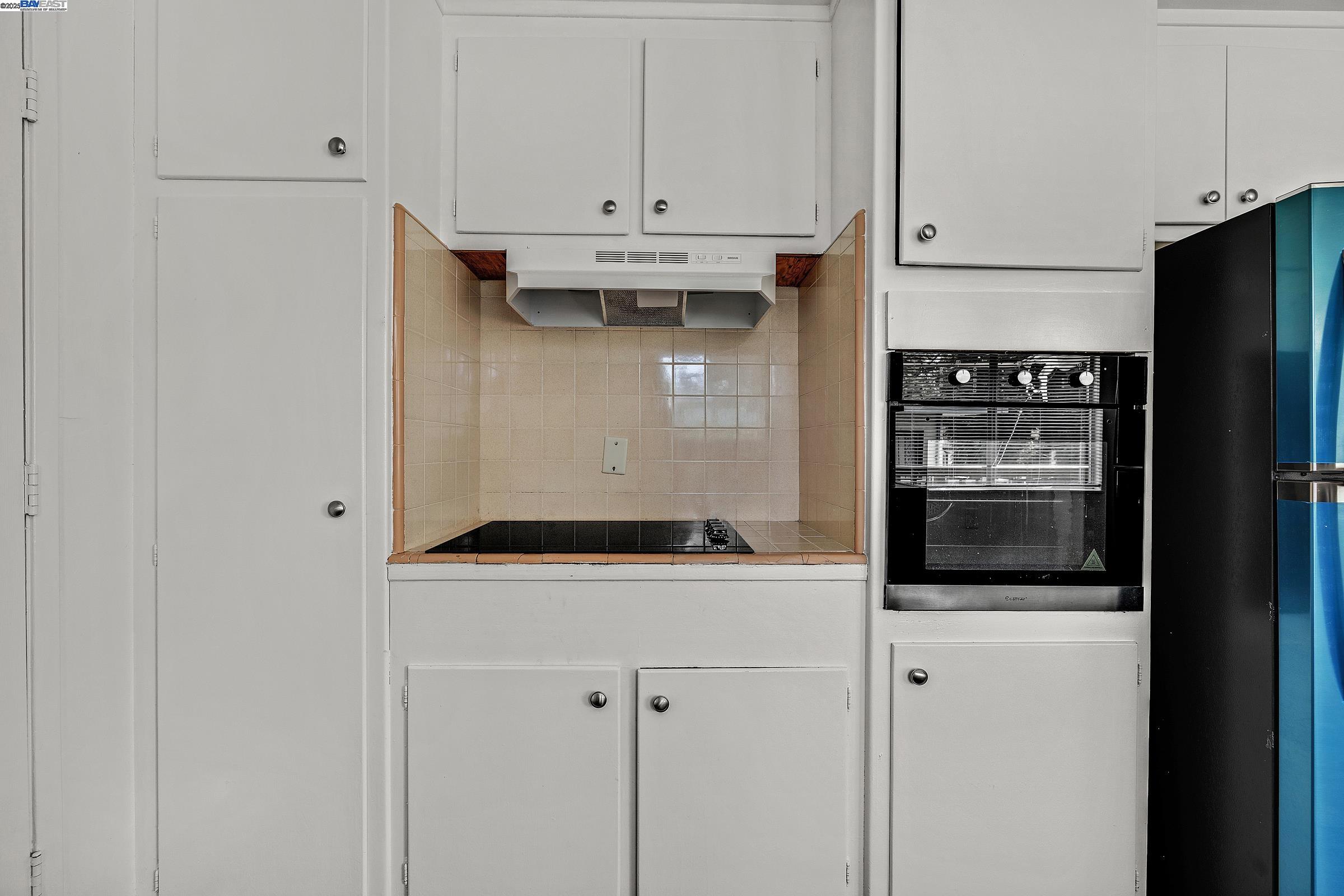 Oakland, California, 94605, United States, ,Residential,For Sale,2003092