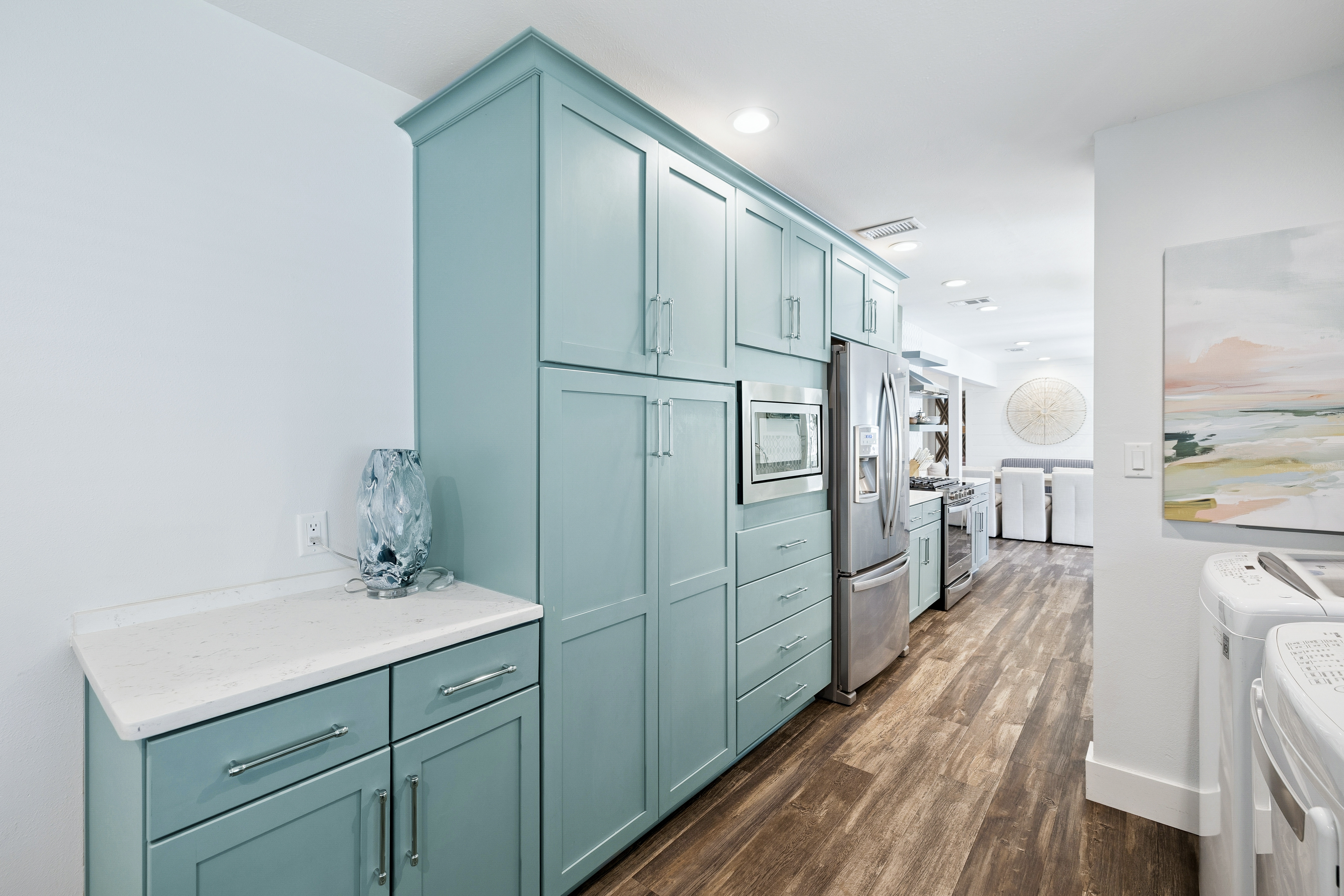  Completely Renovated Home On Half-Acre Lot Near Gulf Place - 物件實景