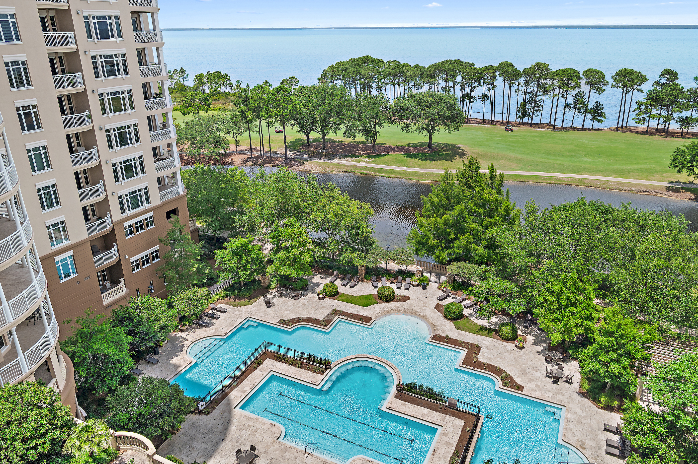  Elevated Living Overlooking The Bay in Destin