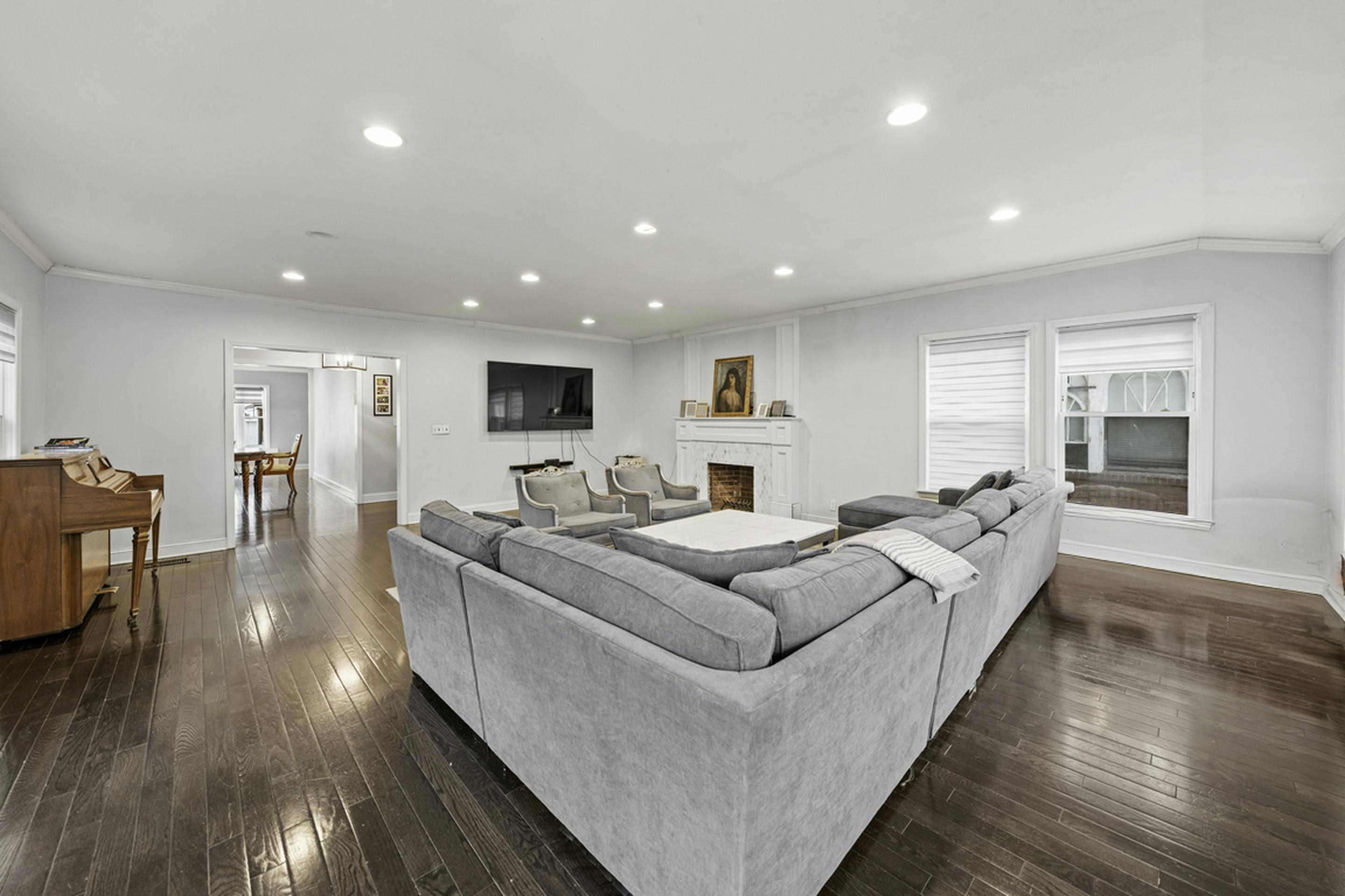 Brooklyn, New York, 11210, United States, 5 Bedrooms Bedrooms, ,4 BathroomsBathrooms,Residential,For Sale,1781102