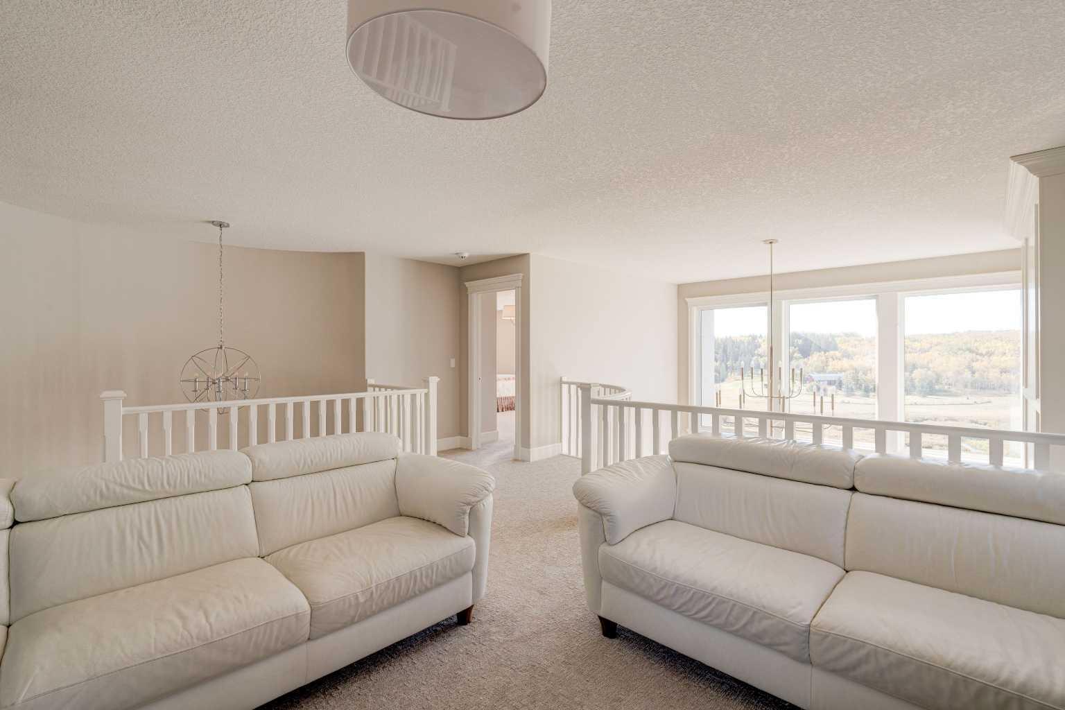 CALGARY, Alberta, T2X 2E1, CA, 4 Bedrooms Bedrooms, ,3 BathroomsBathrooms,Residential,For Sale,1987816