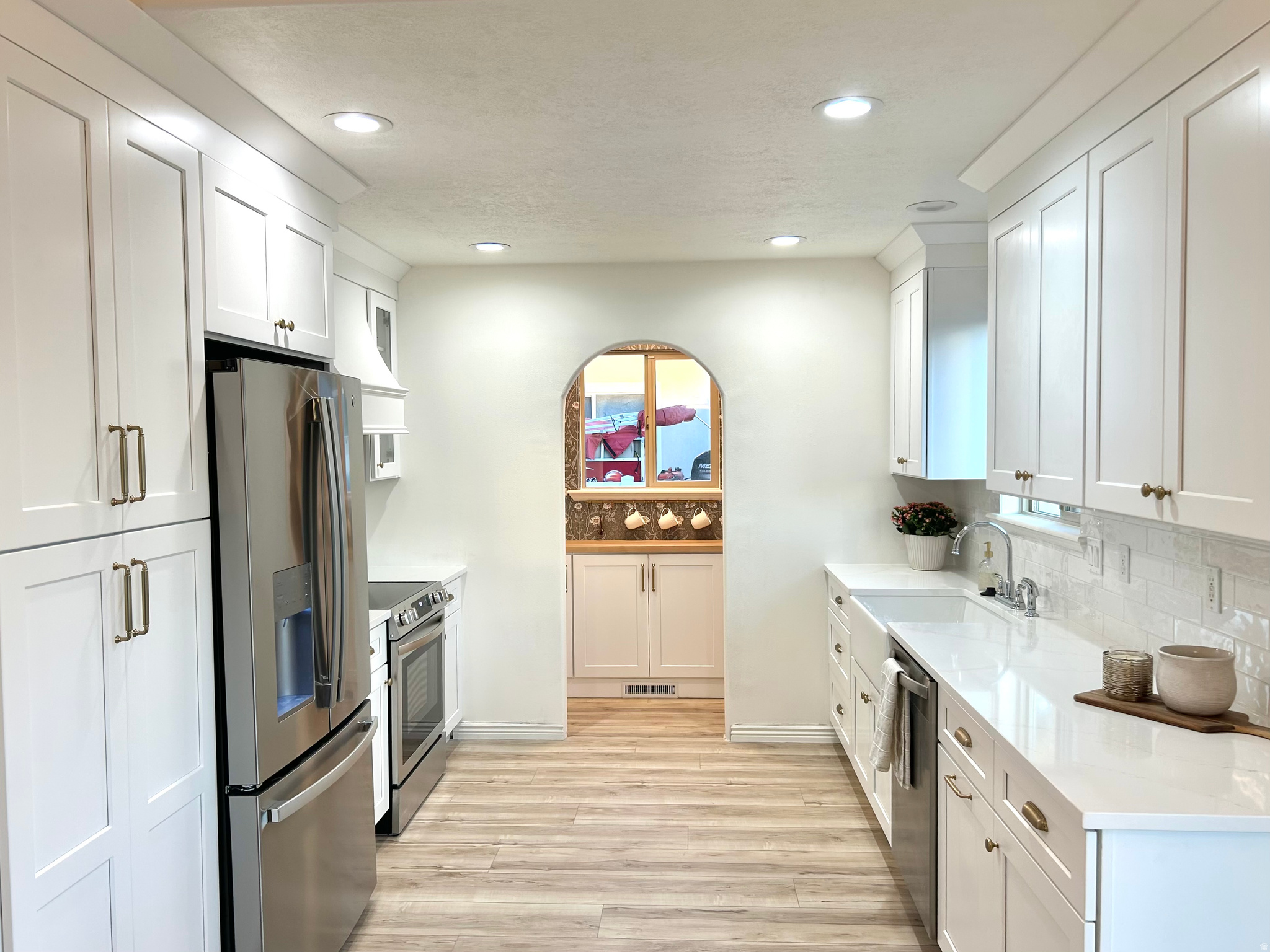 Spanish Fork, Utah, 84660, United States, 5 Bedrooms Bedrooms, ,3 BathroomsBathrooms,Residential,For Sale,1988016