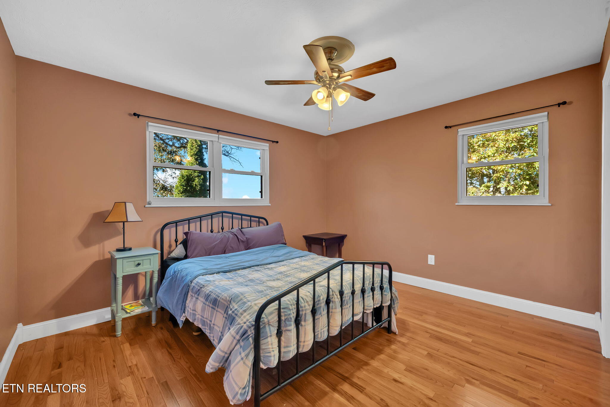 Kingston, Tennessee, 37763, United States, 3 Bedrooms Bedrooms, ,4 BathroomsBathrooms,Residential,For Sale,1964876