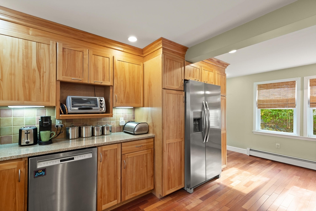 Lynnfield, Massachusetts, 01940, United States, 3 Bedrooms Bedrooms, ,2 BathroomsBathrooms,Residential,For Sale,1987735