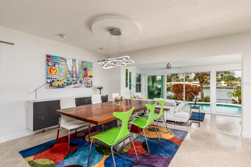 St Petersburg, Florida, 33705, United States, 3 Bedrooms Bedrooms, ,4 BathroomsBathrooms,Residential,For Sale,1793107