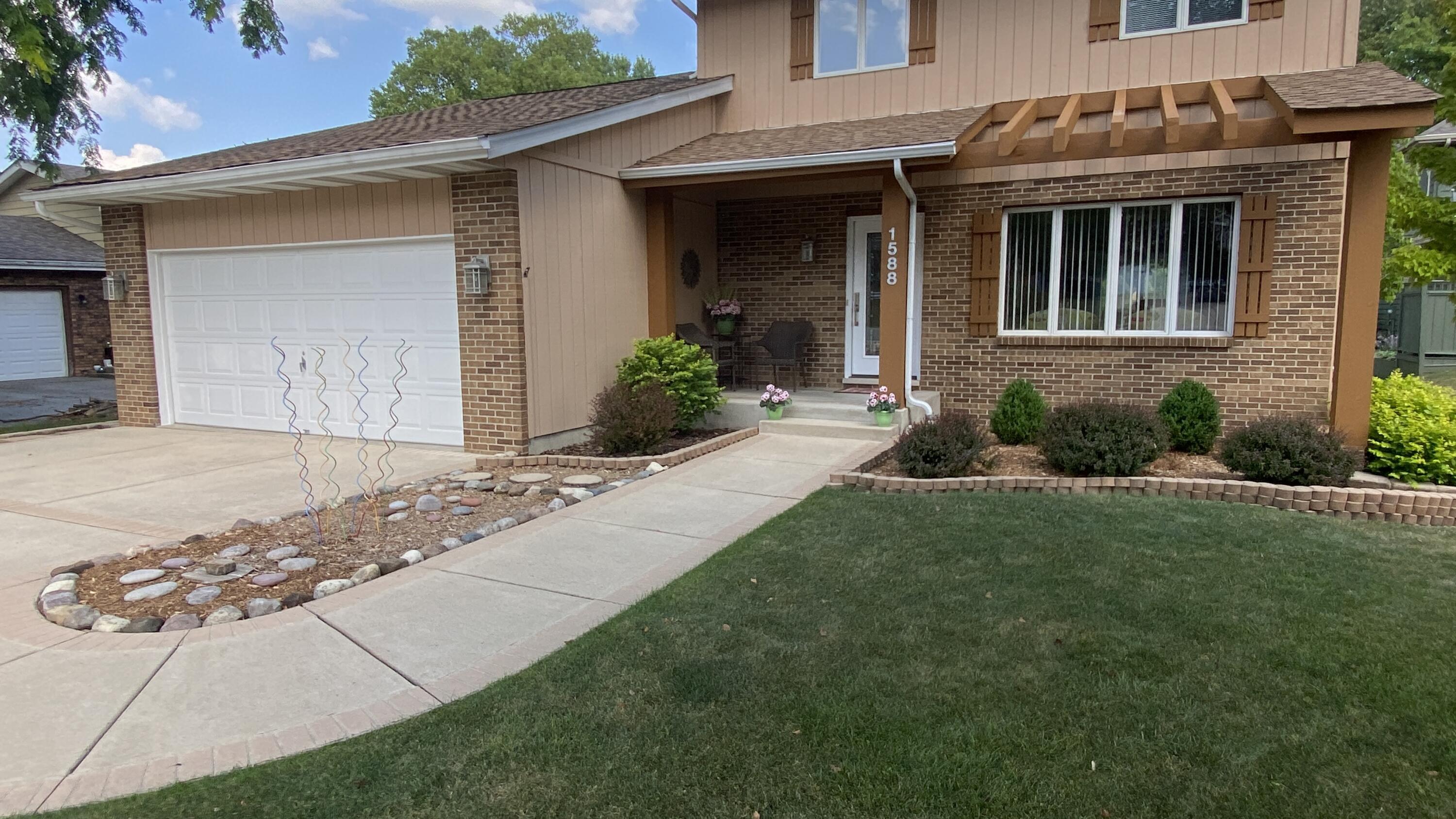 Crown Point, Indiana, 46307, United States, 4 Bedrooms Bedrooms, ,3 BathroomsBathrooms,Residential,For Sale,1924051