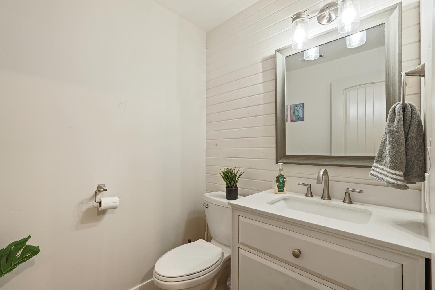 Woodbridge, California, 95258, United States, 2 Bedrooms Bedrooms, ,2 BathroomsBathrooms,Residential,For Sale,2049310