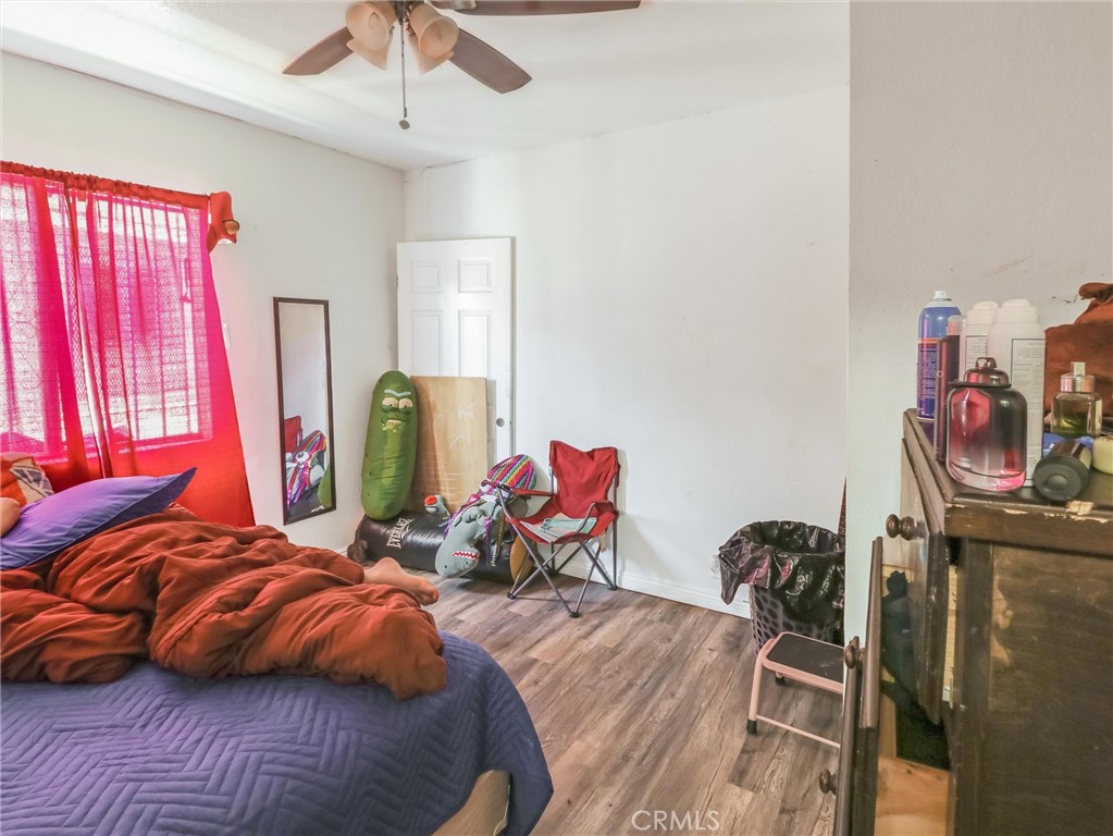 Los Angeles, California, 90003, United States, 5 Bedrooms Bedrooms, ,3 BathroomsBathrooms,Residential,For Sale,1935114