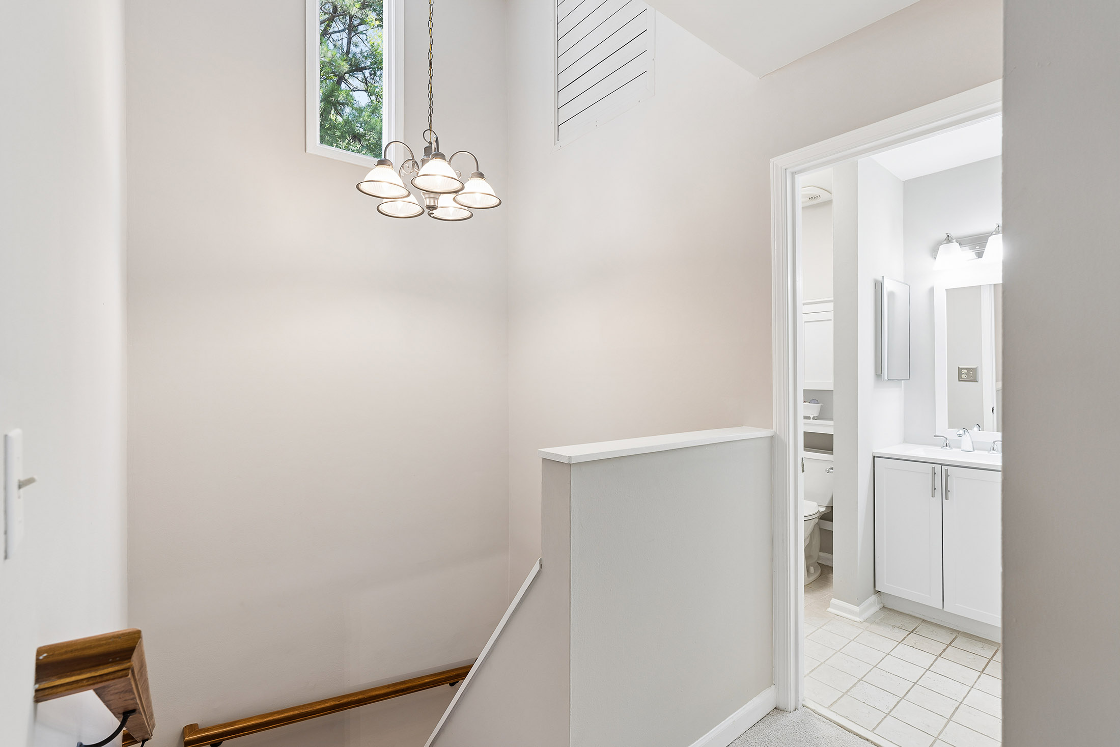  Beautifully Updated Fee Simple Townhome in an Exceptional Brookhaven Location - 物件實景