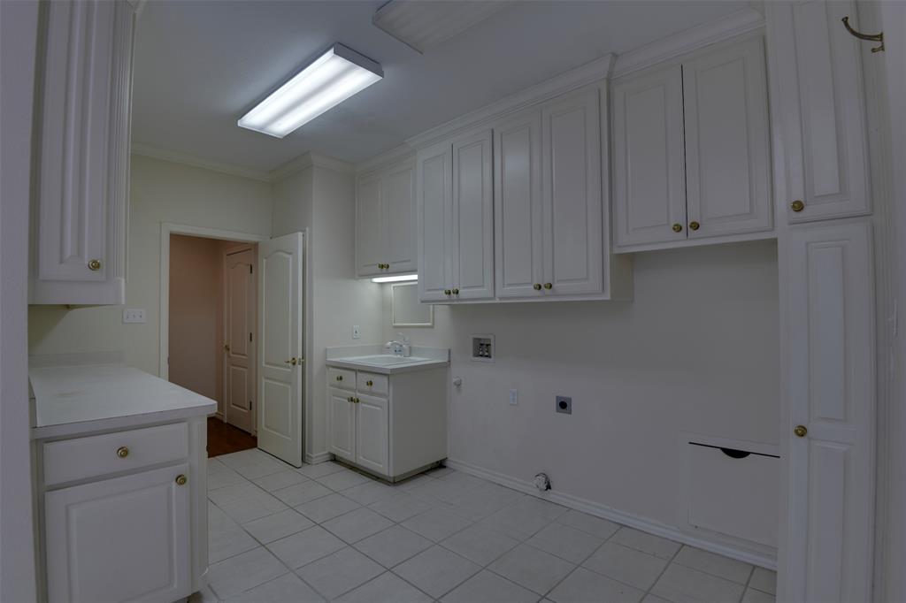 Arlington, Texas, 76015, United States, 4 Bedrooms Bedrooms, ,3 BathroomsBathrooms,Residential,For Sale,1984370