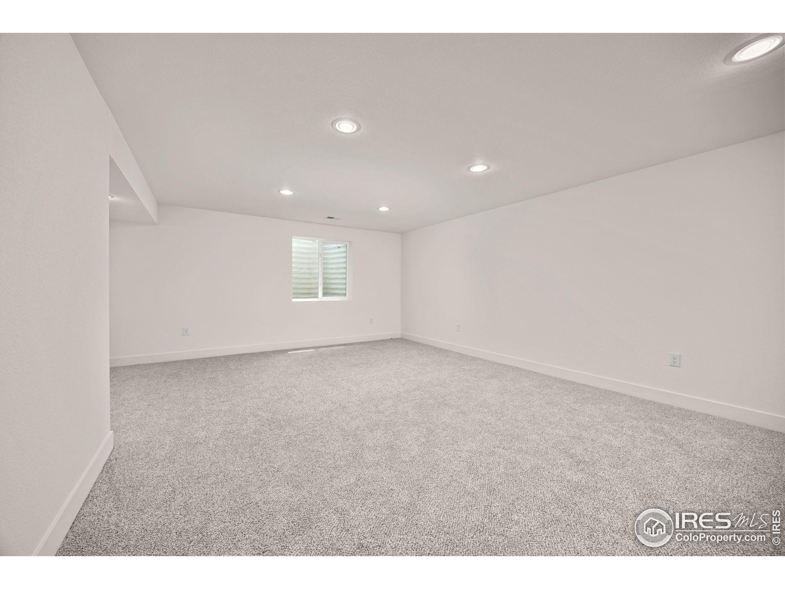 Severance, Colorado, 80550, United States, 5 Bedrooms Bedrooms, ,2 BathroomsBathrooms,Residential,For Sale,1890504