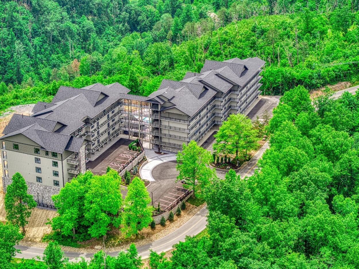 Gatlinburg, Tennessee, 37738, United States, 3 Bedrooms Bedrooms, ,4 BathroomsBathrooms,Residential,For Sale,2027383