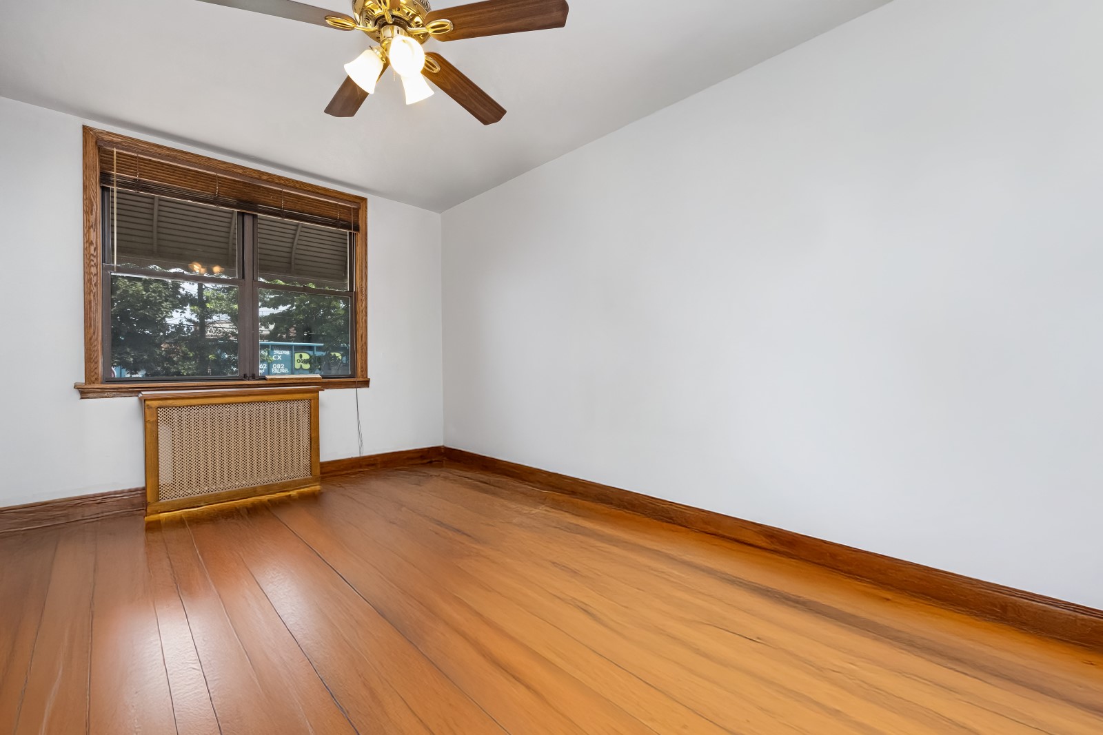 Glendale, New York, 11385, United States, 2 Bedrooms Bedrooms, ,1 BathroomBathrooms,Residential,For Sale,1903422