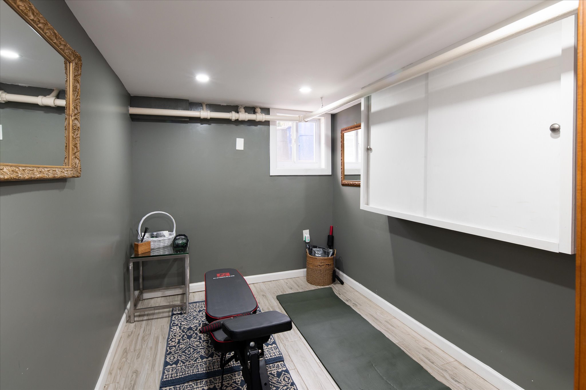  737 Bradley Street - 物件實景