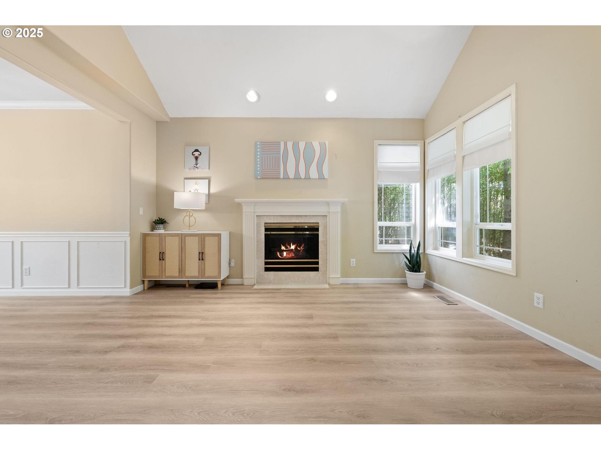 Portland, Oregon, 97219, United States, 4 Bedrooms Bedrooms, ,2 BathroomsBathrooms,Residential,For Sale,1917985