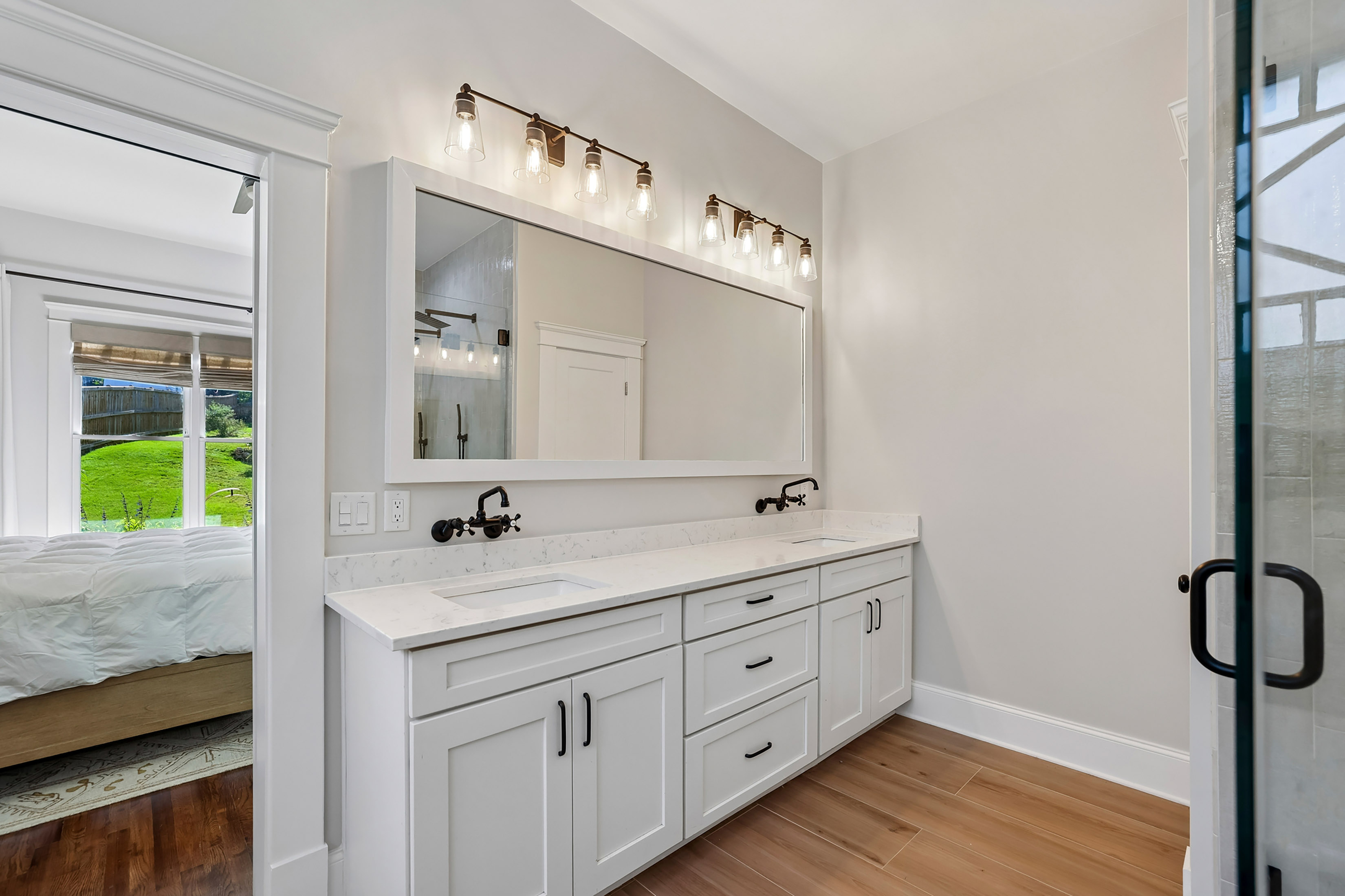  Renovated Bungalow Blends Historic Atlanta Character with Modern Luxury - 物件實景