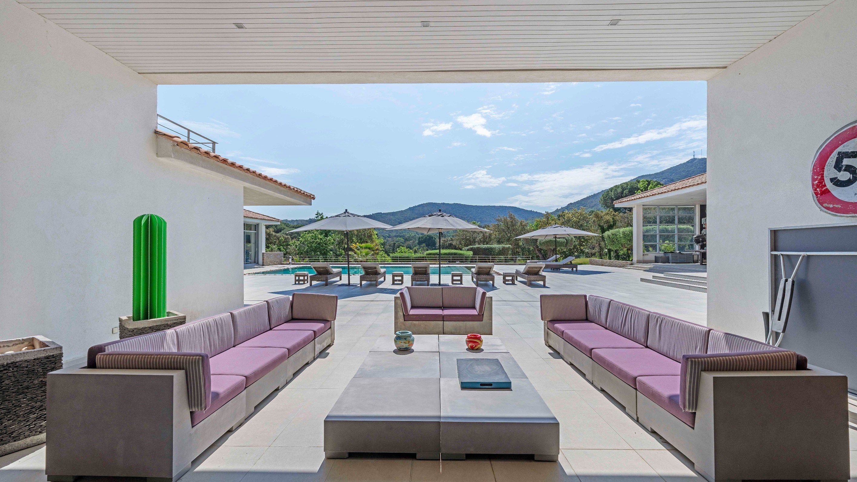  Spacious villa for sale in Plan de la Tour with countryside views and 4 garages - 物件實景
