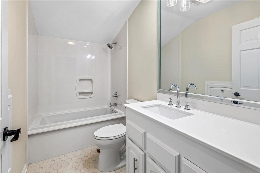 Lake Charles, Louisiana, 70605, United States, 5 Bedrooms Bedrooms, ,4 BathroomsBathrooms,Residential,For Sale,1983707