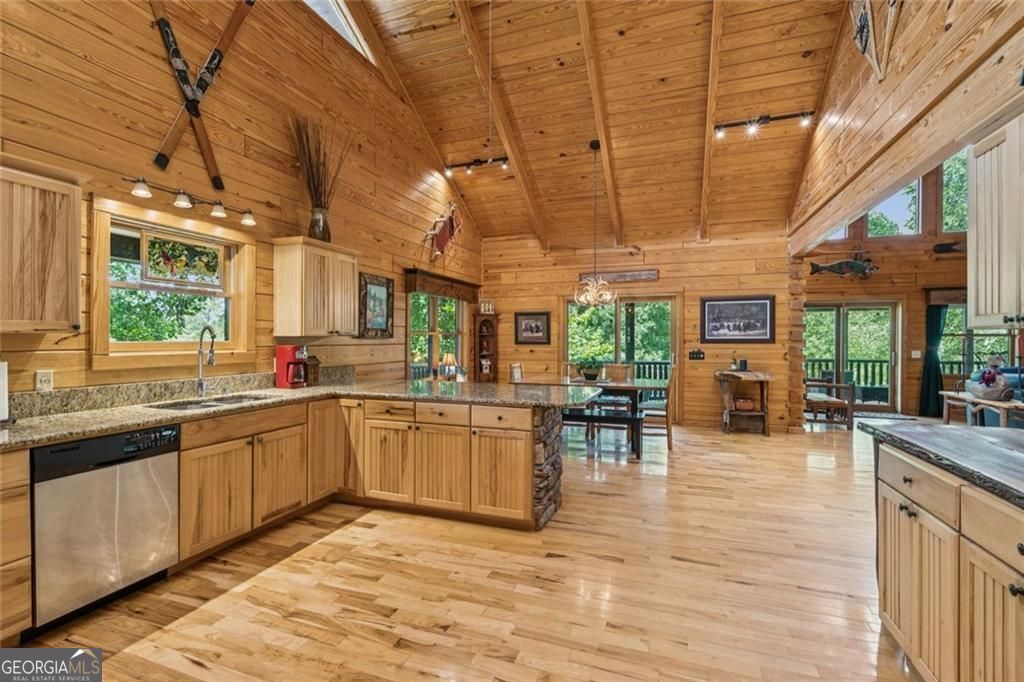 Morganton, Georgia, 30560, United States, 3 Bedrooms Bedrooms, ,3 BathroomsBathrooms,Residential,For Sale,1905376