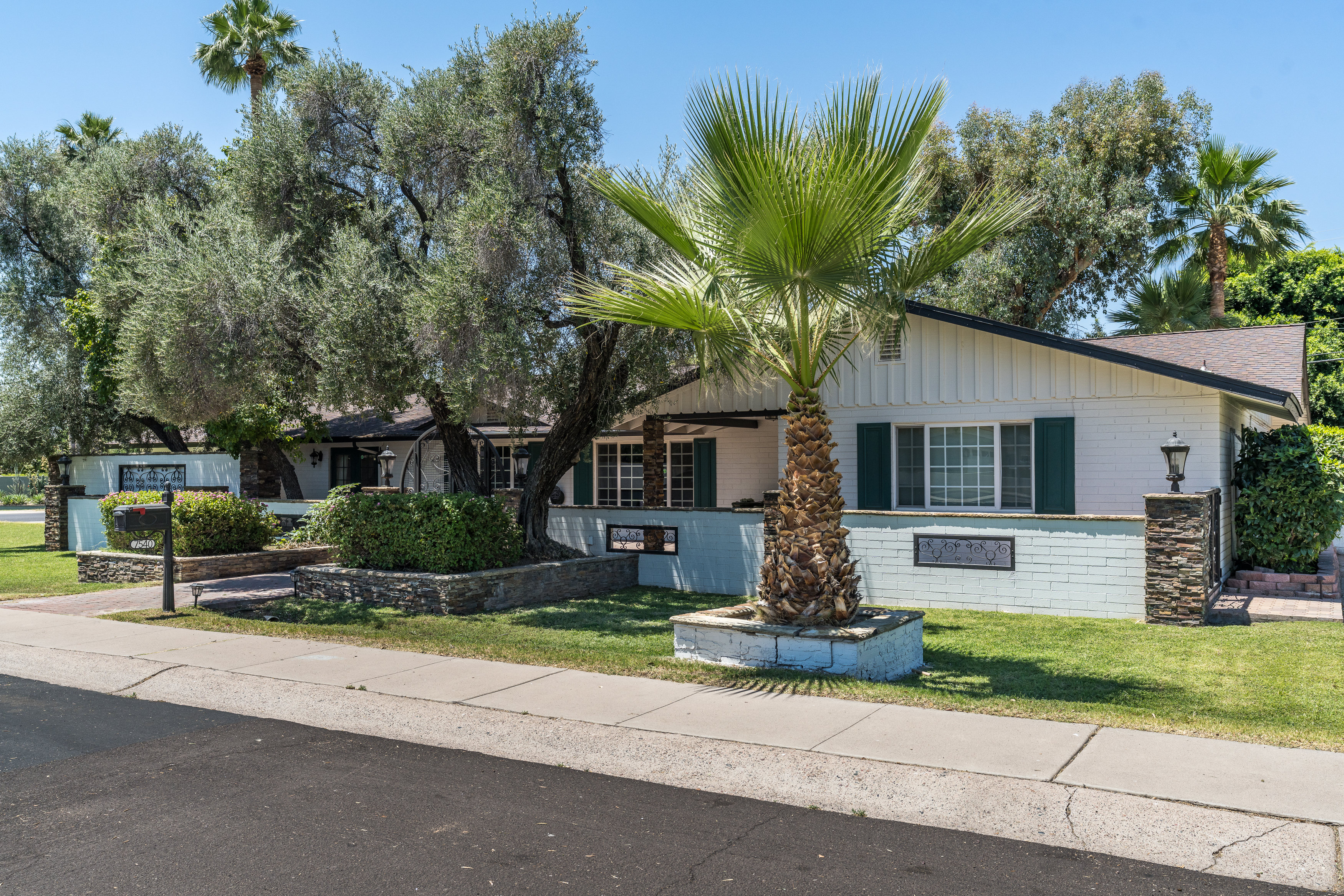 7540 N 7th Avenue  Phoenix, AZ - 物件實景