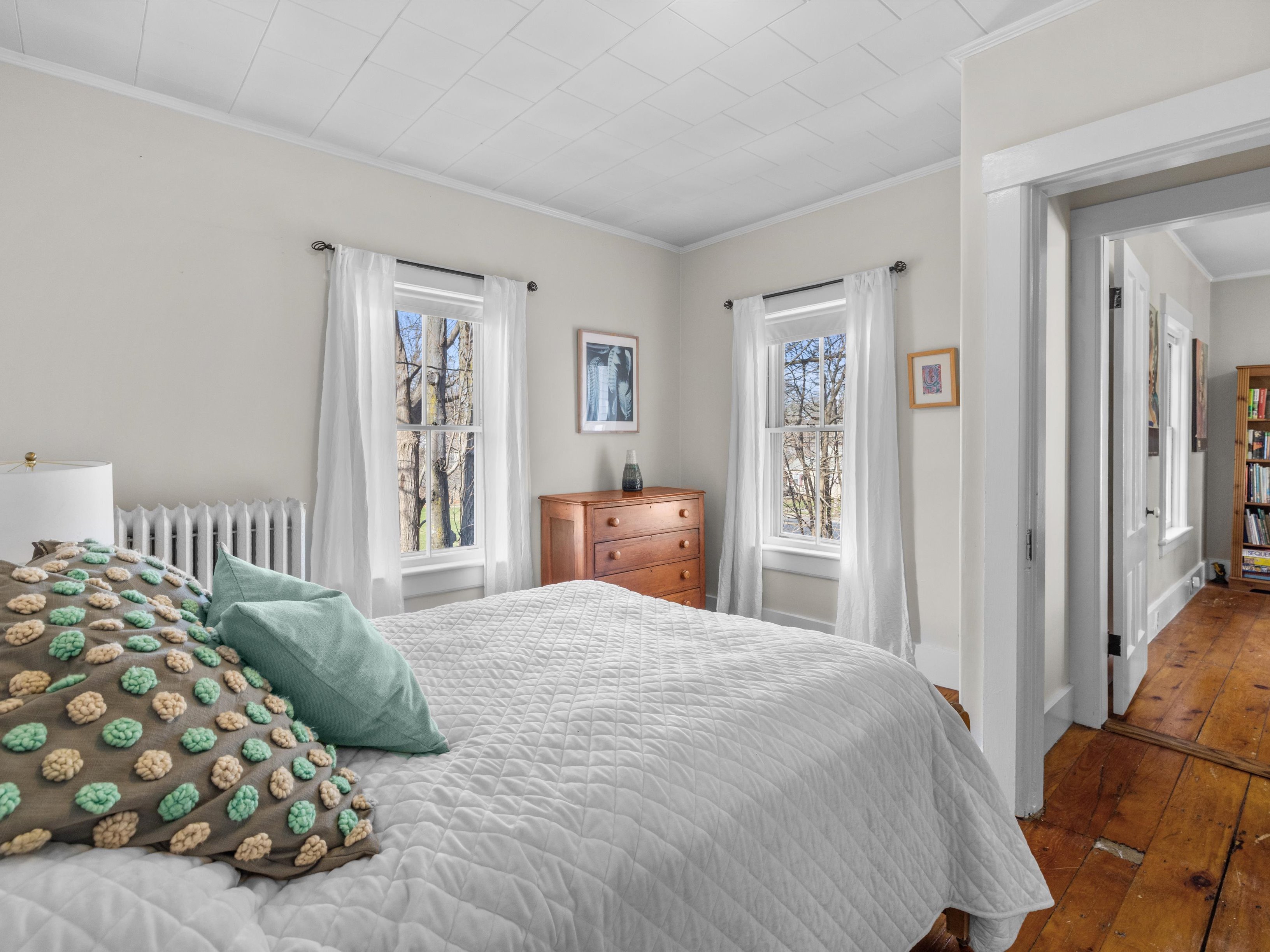  Antique Farmhouse with beautiful wrap-around porch - 物件實景