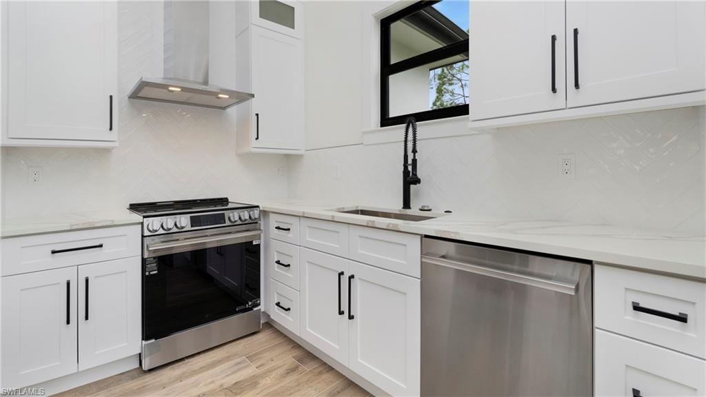Naples, Florida, 34117, United States, 6 Bedrooms Bedrooms, ,5 BathroomsBathrooms,Residential,For Sale,1940433