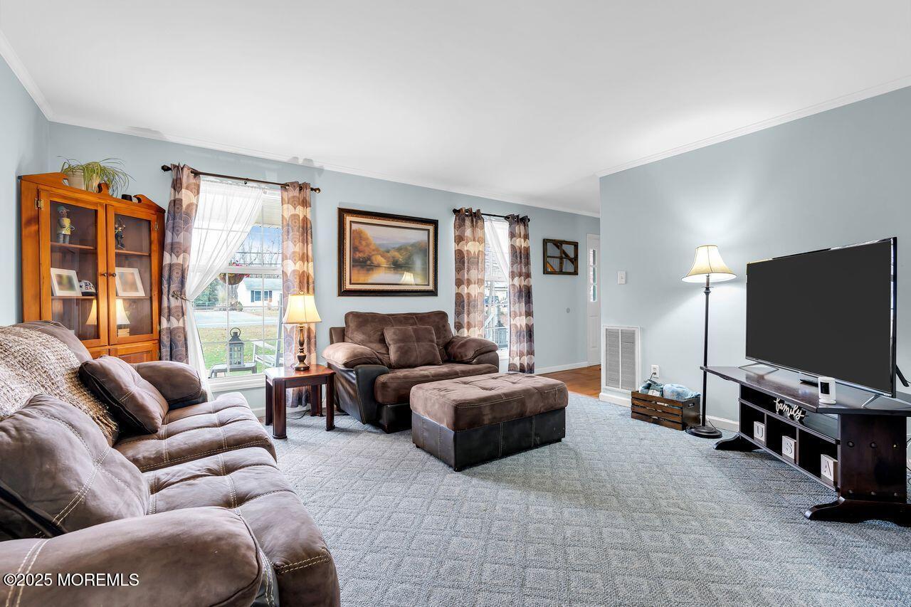 Howell, New Jersey, 07731, United States, 3 Bedrooms Bedrooms, ,3 BathroomsBathrooms,Residential,For Sale,2000438