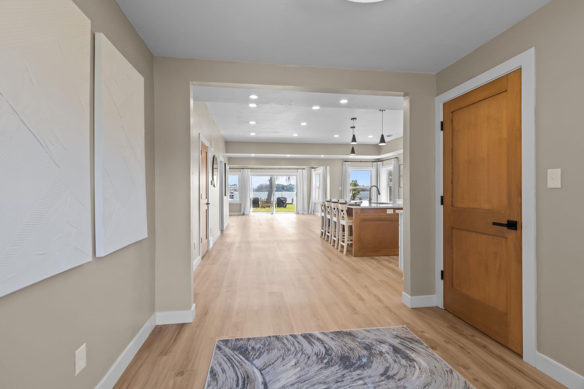 NEENAH, Wisconsin, 54956, United States, 3 Bedrooms Bedrooms, ,2 BathroomsBathrooms,Residential,For Sale,1912051