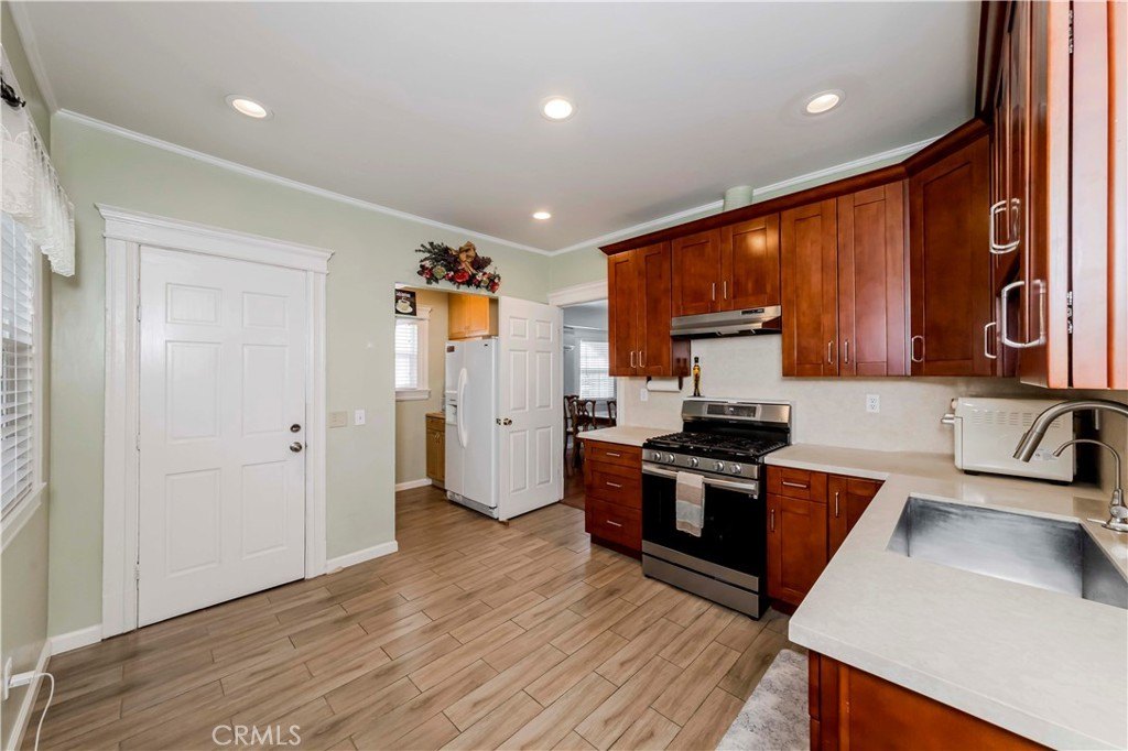 1520 S New Hampshire Avenue, Los Angeles, California, 90006, United States, 2 Bedrooms Bedrooms, ,1 BathroomBathrooms,Residential,For Sale,1520 S New Hampshire Avenue,1599966