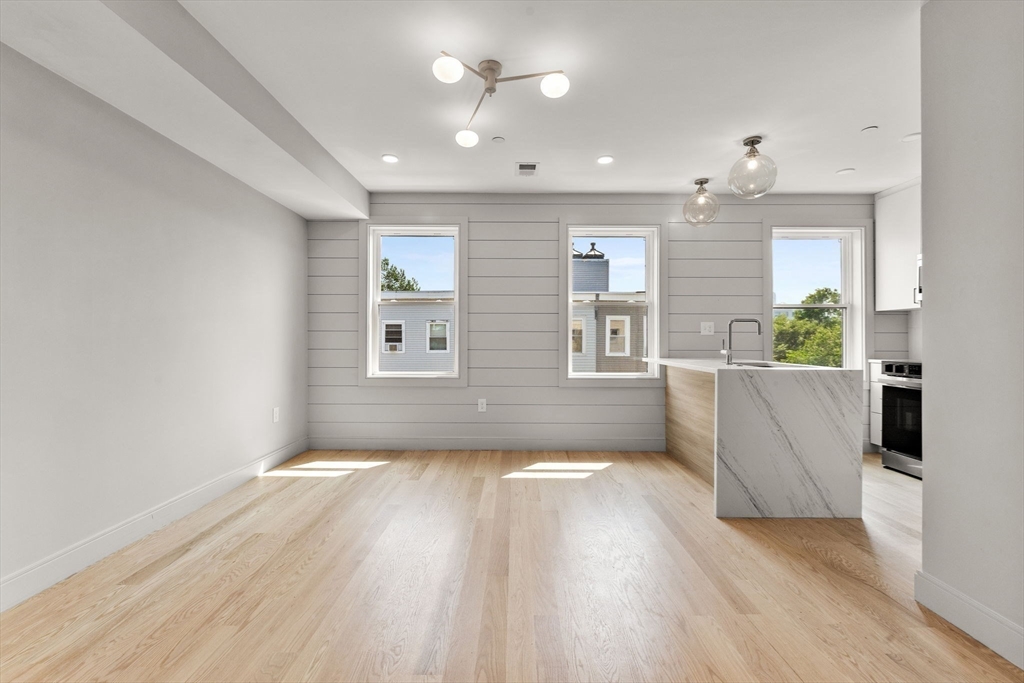 Boston, Massachusetts, 02128, United States, 1 Bedroom Bedrooms, ,2 BathroomsBathrooms,Residential,For Sale,1887905