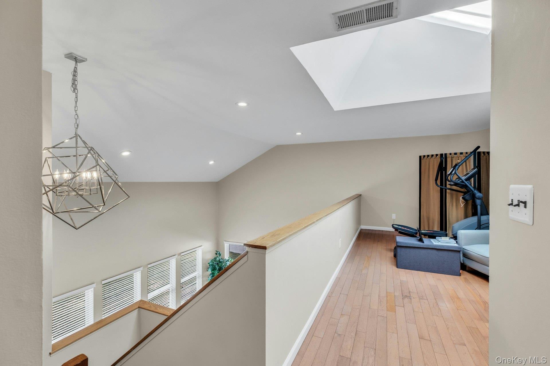  18 Daisy Court, Farmingdale, NY, 11735 - 物件實景