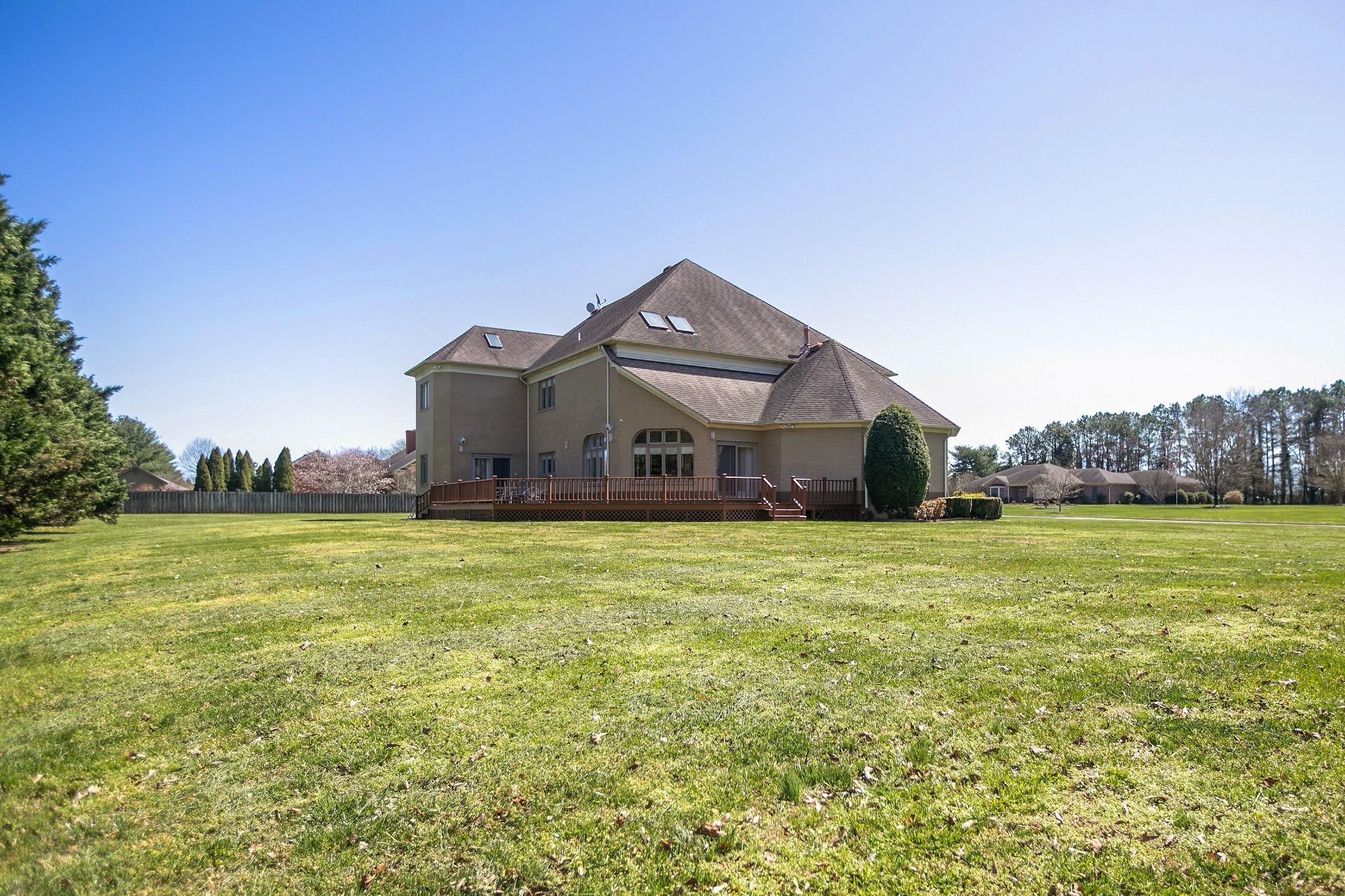 Lawrenceburg, Tennessee, 38464, United States, 4 Bedrooms Bedrooms, ,5 BathroomsBathrooms,Residential,For Sale,1925440