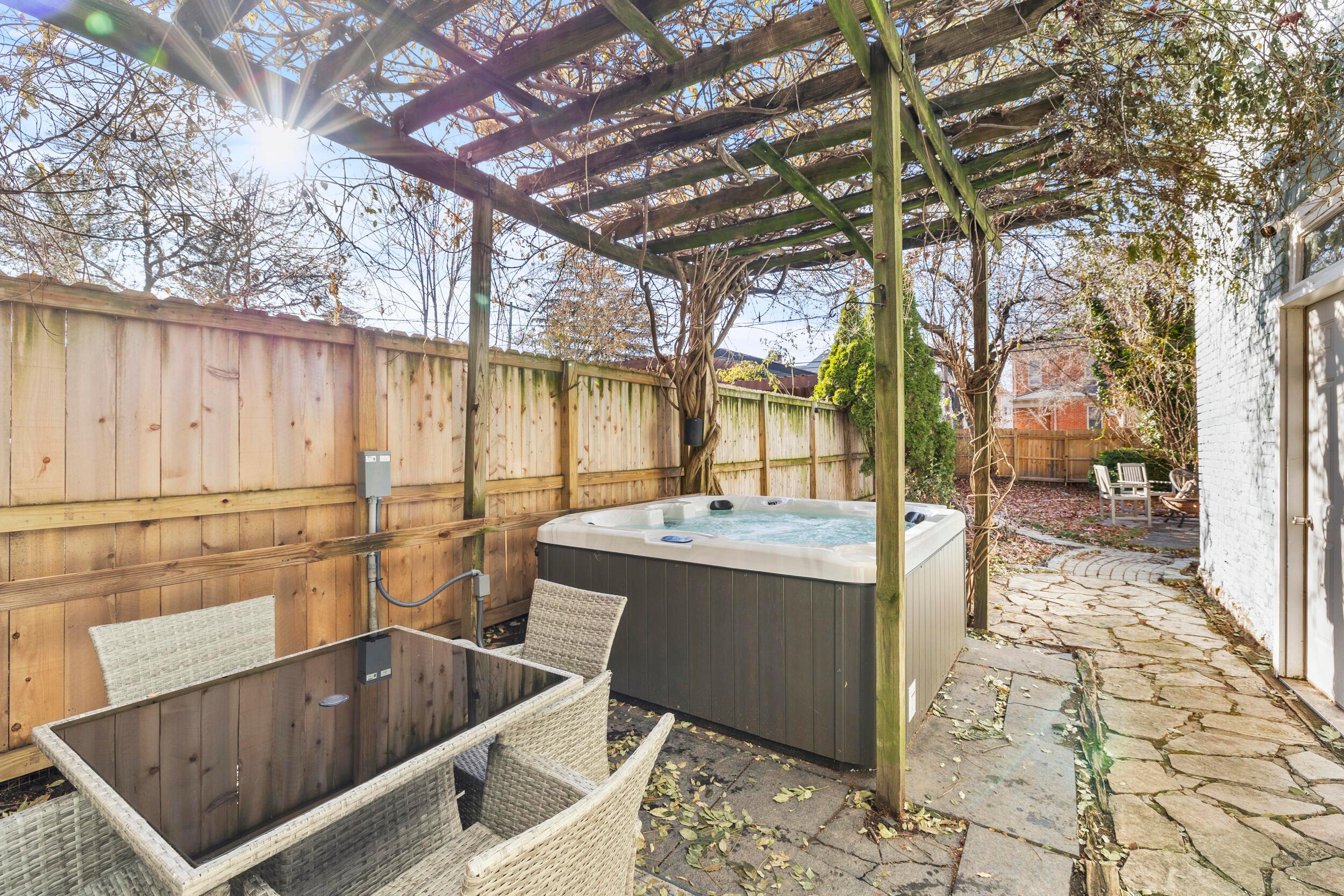 Columbus, Ohio, 43205, United States, 4 Bedrooms Bedrooms, ,4 BathroomsBathrooms,Residential,For Sale,2000888