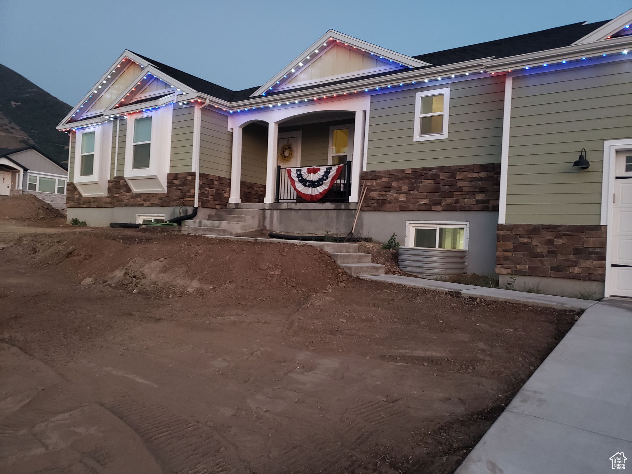 Tooele, Utah, 84074, United States, 5 Bedrooms Bedrooms, ,3 BathroomsBathrooms,Residential,For Sale,1907581