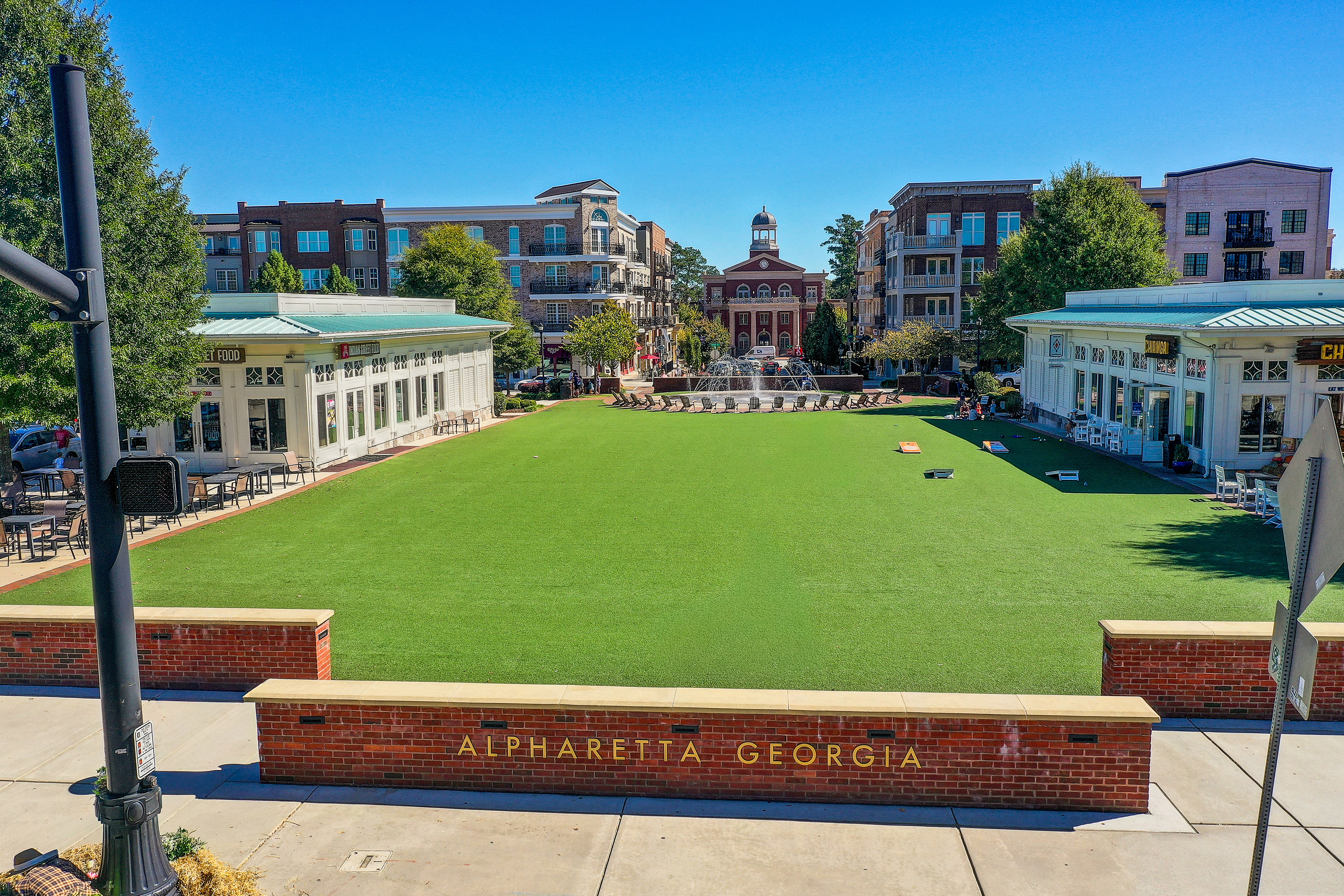  Lovingly Maintained Home Near Downtown Alpharetta - 物件實景