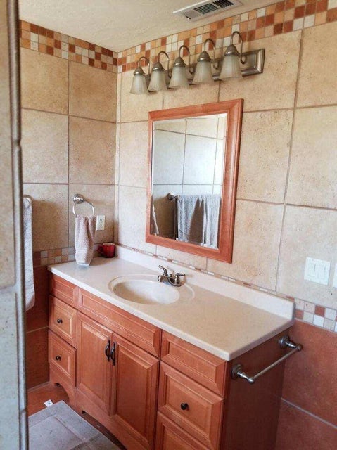 KLAMATH FALLS, Oregon, 97601, United States, 3 Bedrooms Bedrooms, ,3 BathroomsBathrooms,Residential,For Sale,1973852