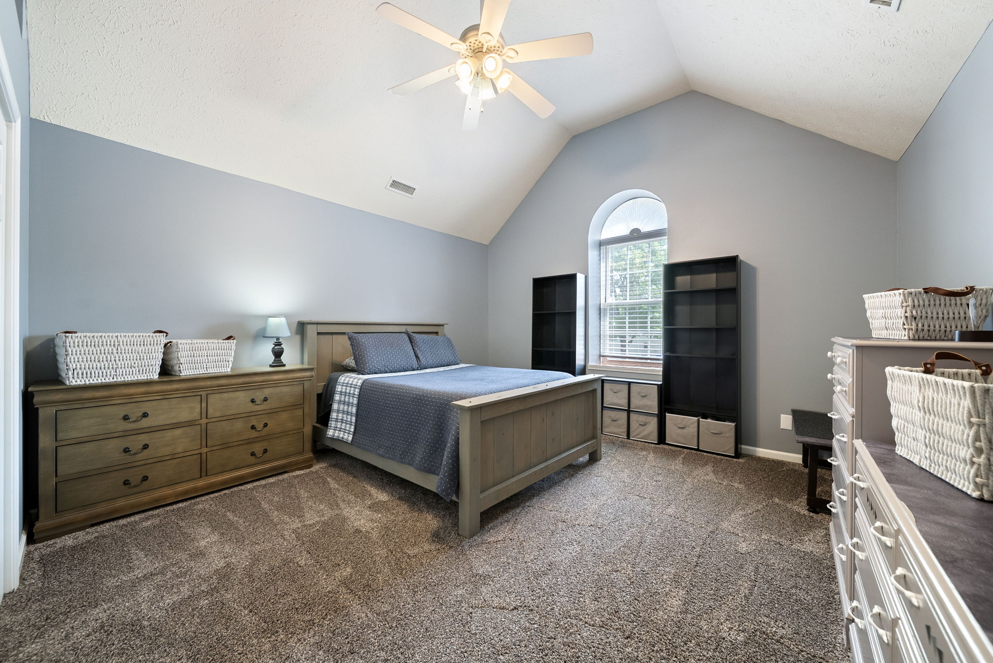 Terre Haute, Indiana, 47803, United States, 5 Bedrooms Bedrooms, ,4 BathroomsBathrooms,Residential,For Sale,1942533