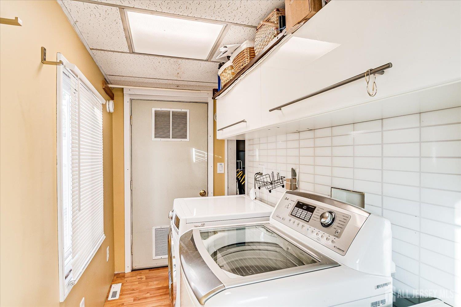 Carteret, New Jersey, 07008, United States, 4 Bedrooms Bedrooms, ,2 BathroomsBathrooms,Residential,For Sale,1981641