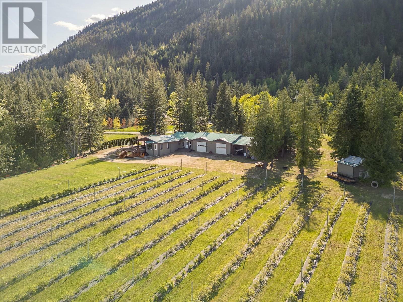 SALMON ARM, British Columbia, V1E 3A4, CA, 4 Bedrooms Bedrooms, ,2 BathroomsBathrooms,Residential,For Sale,1838776