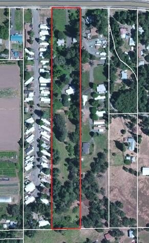 Grants Pass, Oregon, 97527, United States, 4 Bedrooms Bedrooms, ,3 BathroomsBathrooms,Residential,For Sale,1984338