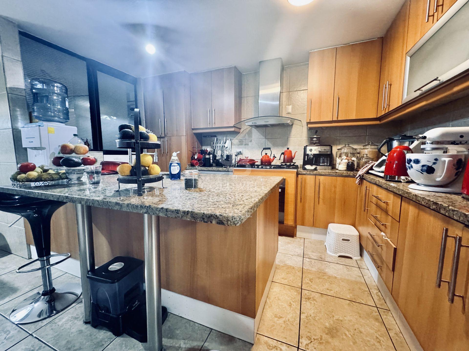 Las Condes, Chile, 3 Bedrooms Bedrooms, ,3 BathroomsBathrooms,Residential,For Sale,1828448