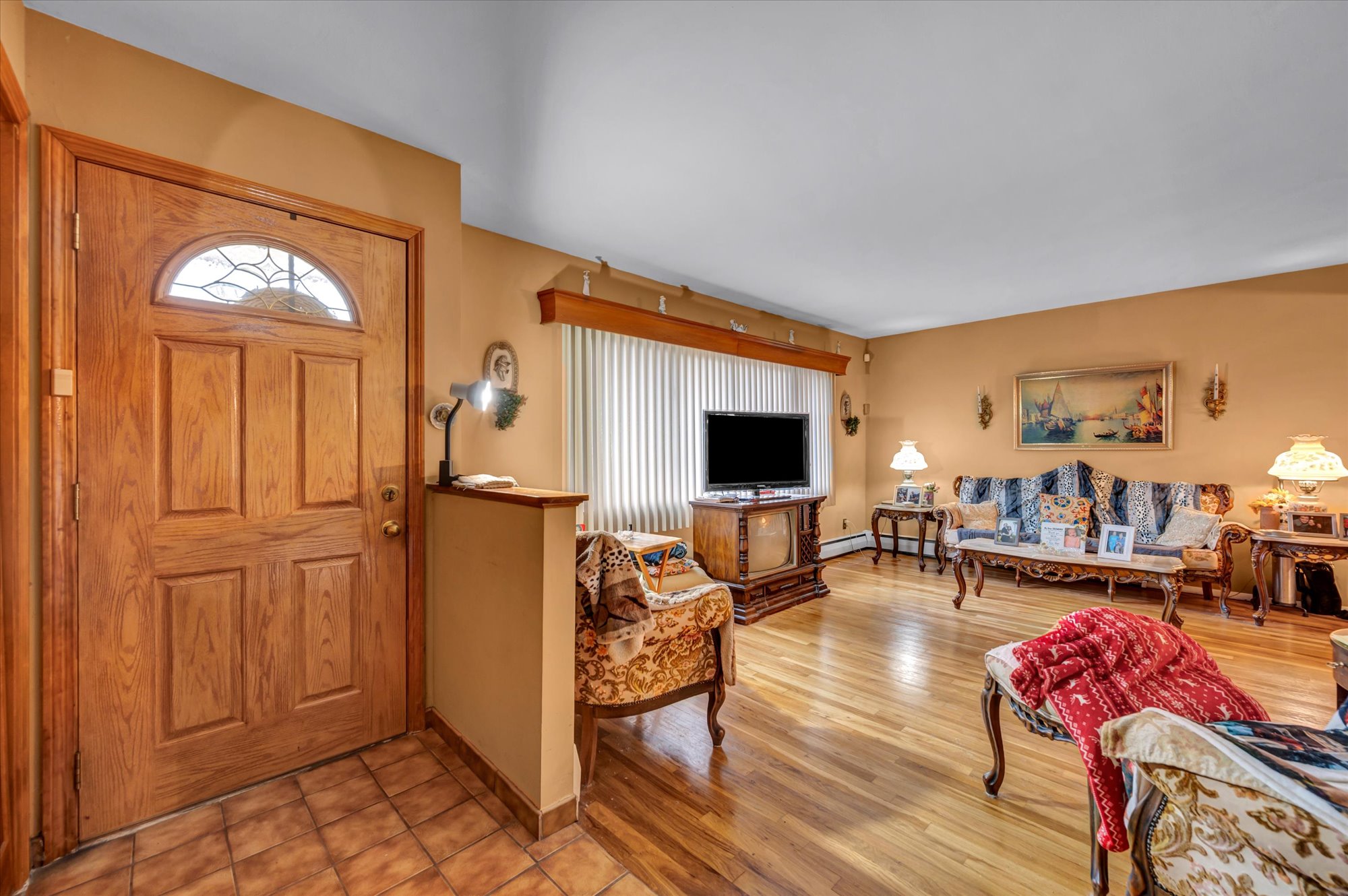 Trumbull, Connecticut, 06611, United States, 3 Bedrooms Bedrooms, ,2 BathroomsBathrooms,Residential,For Sale,1999196