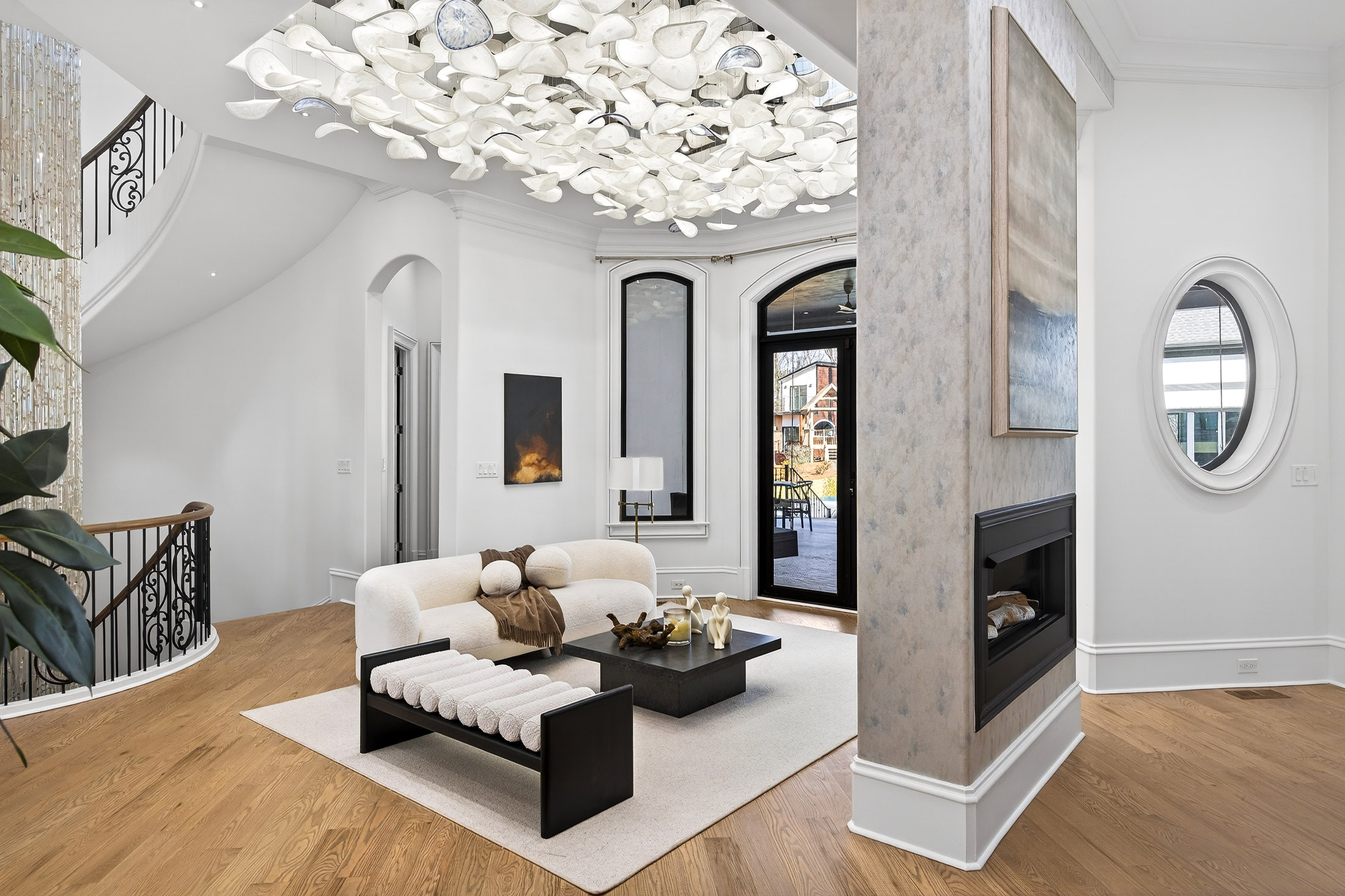  Exceptional Gated Estate with Resort-caliber Grounds - 物件實景