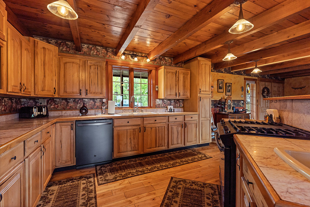 Liberty, Maine, 04949, United States, 2 Bedrooms Bedrooms, ,3 BathroomsBathrooms,Residential,For Sale,1838290
