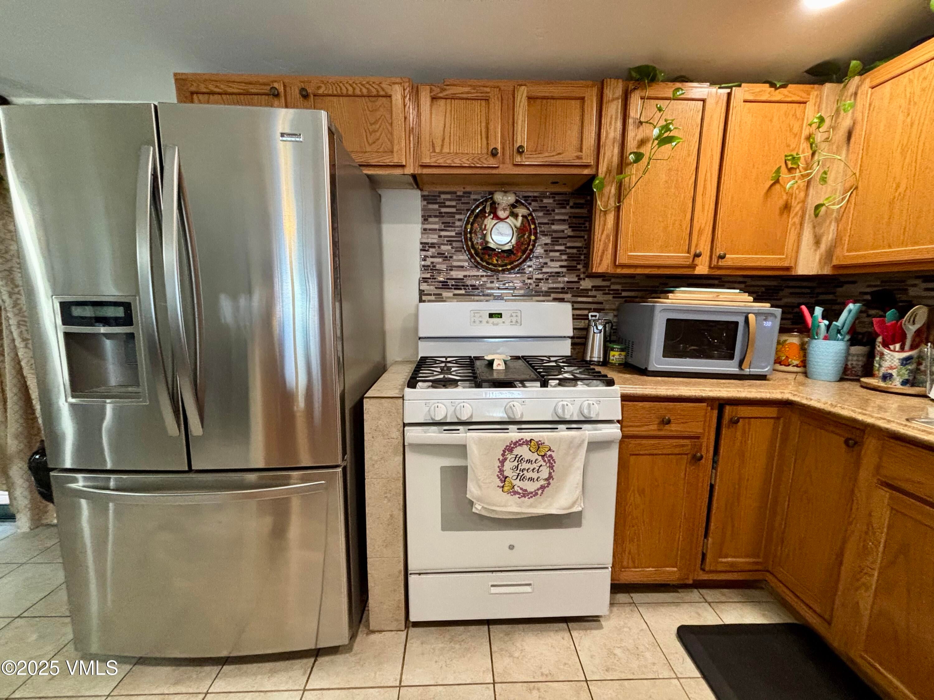 Gypsum, Colorado, 81637, United States, 3 Bedrooms Bedrooms, ,2 BathroomsBathrooms,Residential,For Sale,1986090