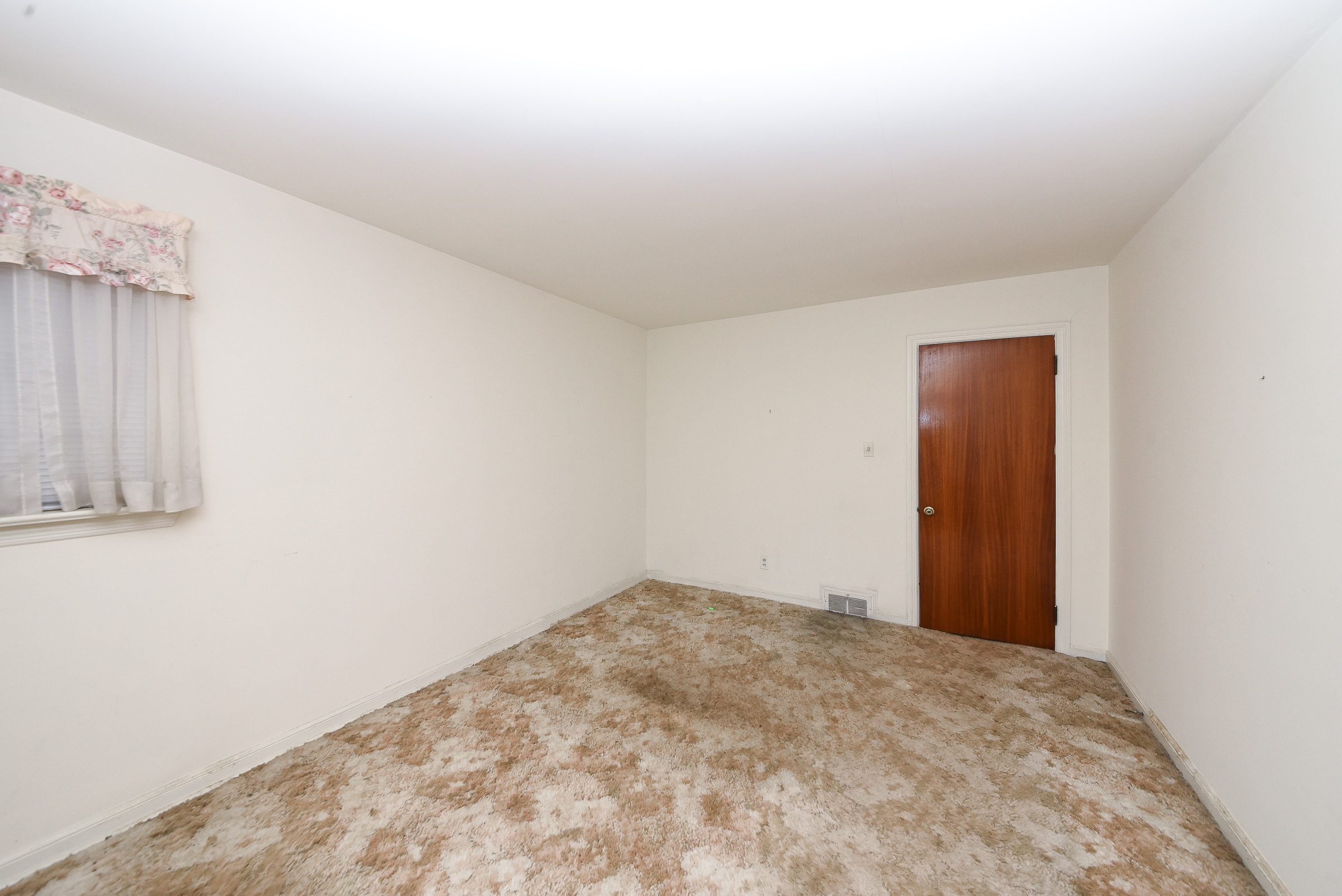 Yardley, Pennsylvania, 19067, United States, 4 Bedrooms Bedrooms, ,2 BathroomsBathrooms,Residential,For Sale,1985667