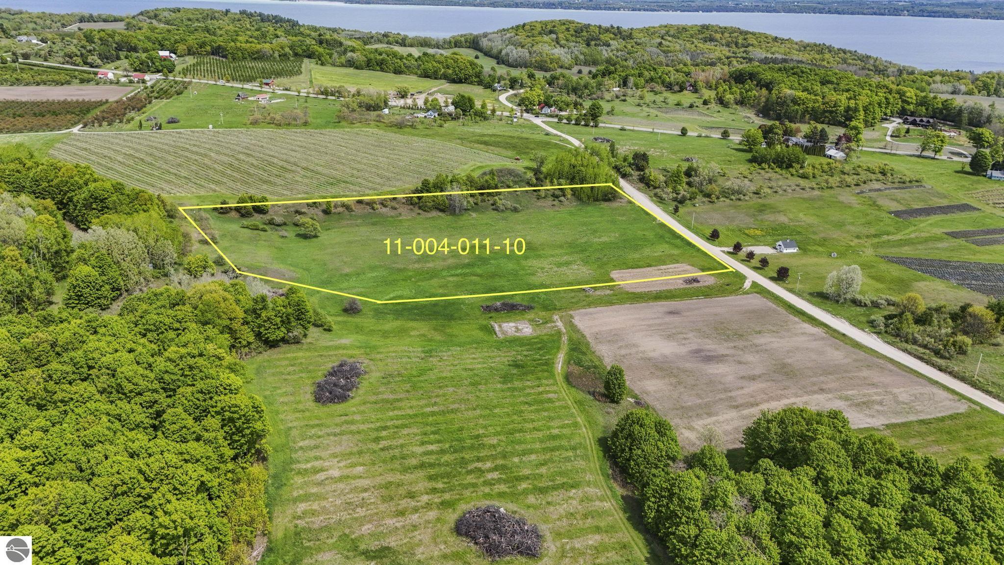 Traverse City, Michigan, 49686, United States, 3 Bedrooms Bedrooms, ,1 BathroomBathrooms,Residential,For Sale,1847565