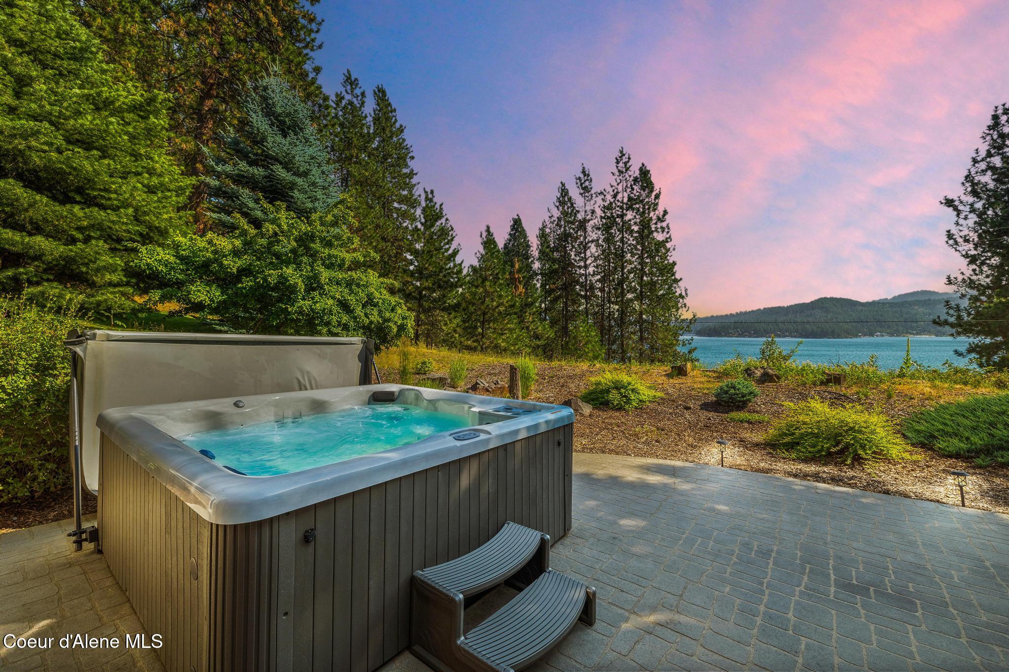 Harrison, Idaho, 83833, United States, 4 Bedrooms Bedrooms, ,5 BathroomsBathrooms,Residential,For Sale,1895390